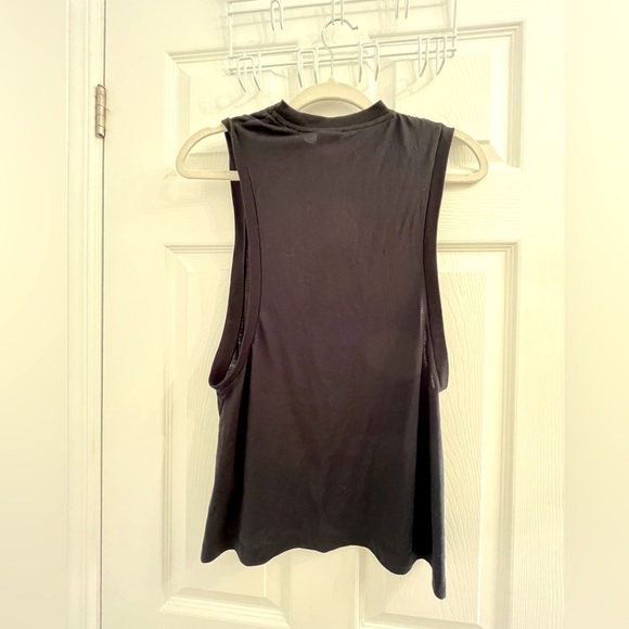 Nike Top - Picture 2 of 2